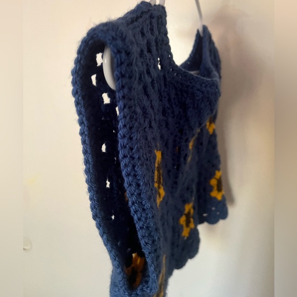 Crochet granny square crop top - Picture 5 of 9